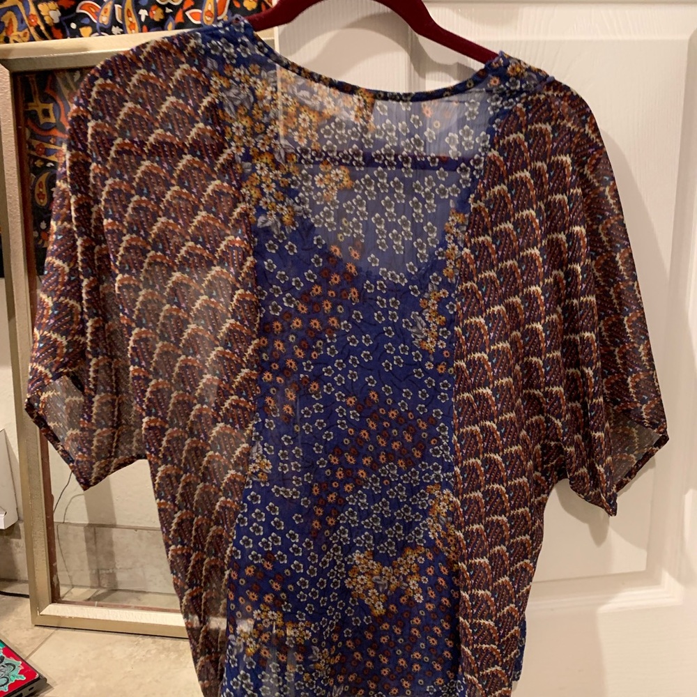 Flowy  Boho Top! - Picture 2 of 3